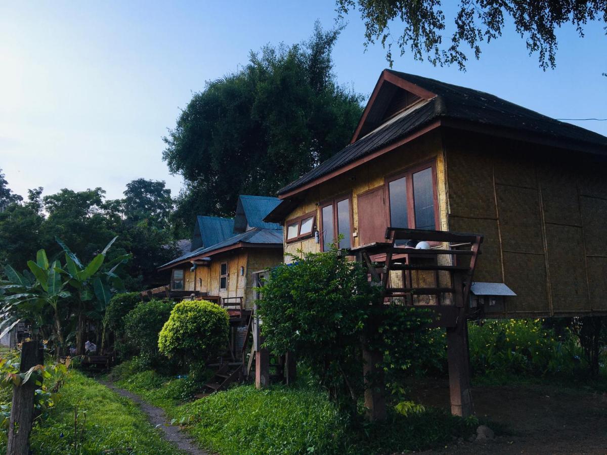 Golden Hut -Chill Bungalows In Town黄金泰式传统独栋小屋 Pai Esterno foto