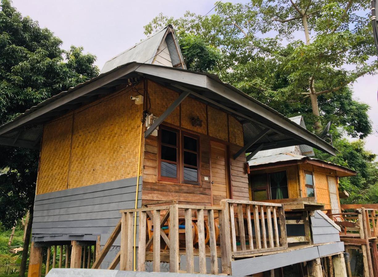 Golden Hut -Chill Bungalows In Town黄金泰式传统独栋小屋 Pai Esterno foto