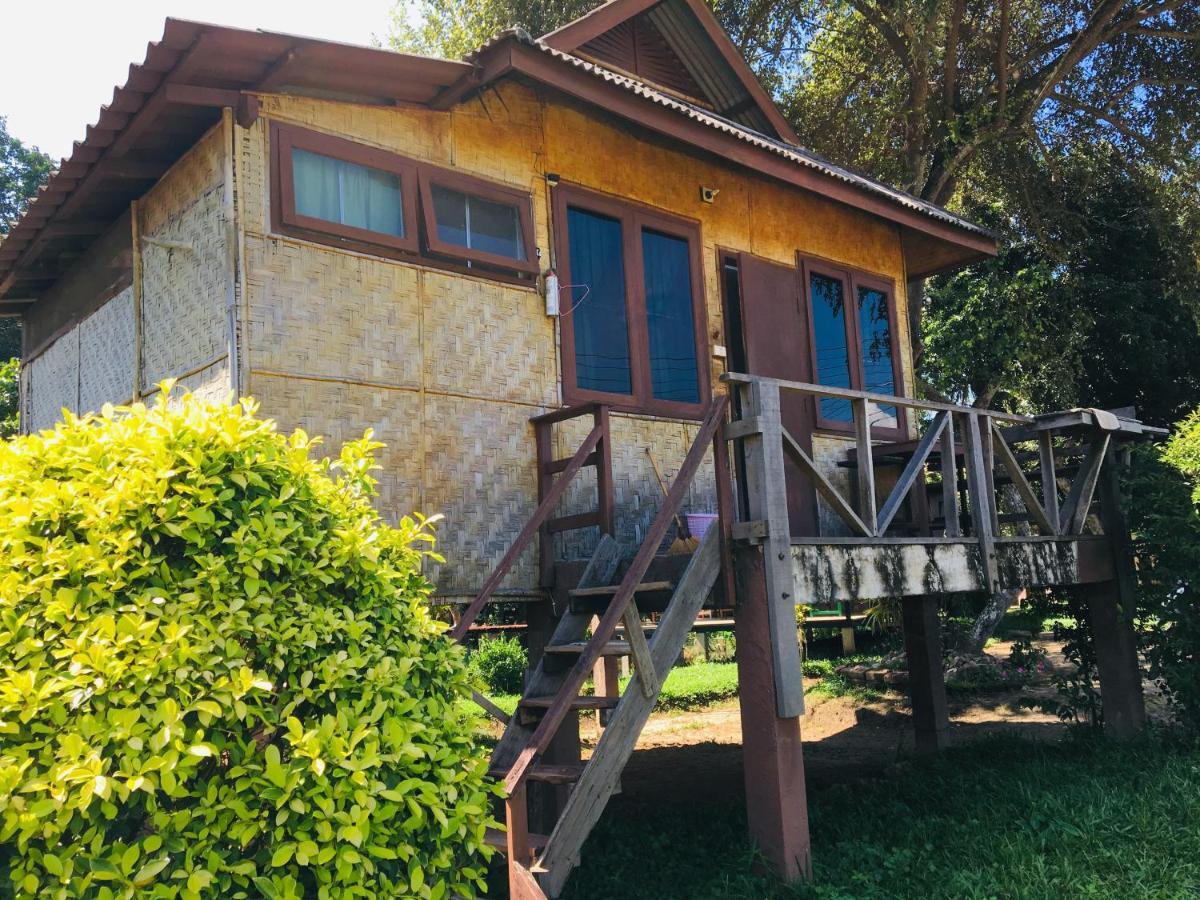 Golden Hut -Chill Bungalows In Town黄金泰式传统独栋小屋 Pai Esterno foto